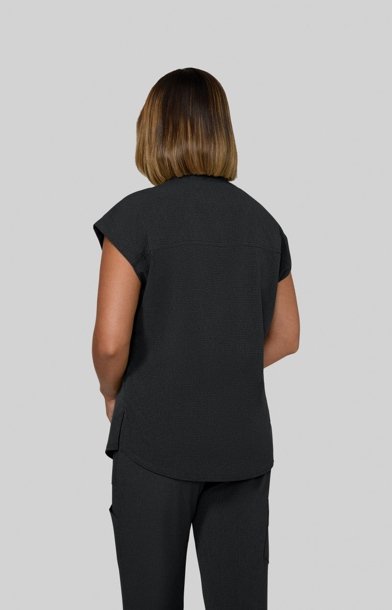 1131 - Catrin 2-Pocket Scrub Top