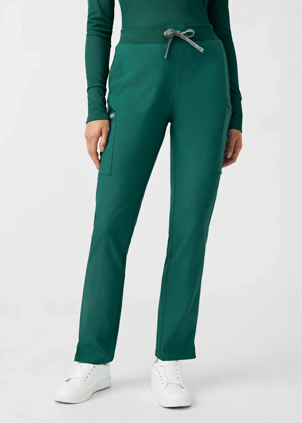 LB400 Women’s Straight-Leg Cargo Scrub Pants
